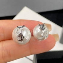 Saint Laurent Cassandre Pearl Earrings In Metal Silver